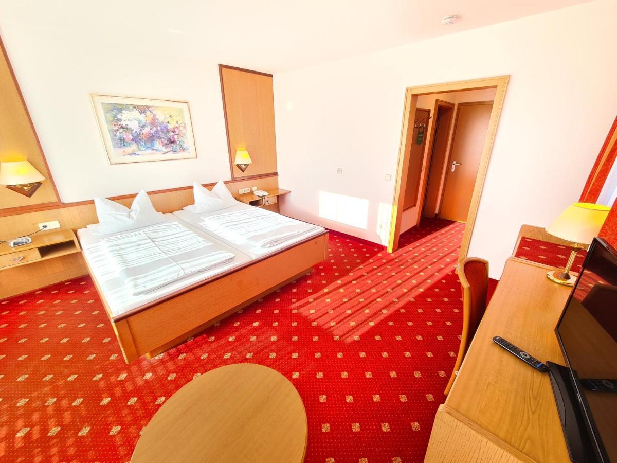Thermenhotel Tannenhof - Ihr Wohlfuehl-Hotel Бад-Фюссінг Екстер'єр фото