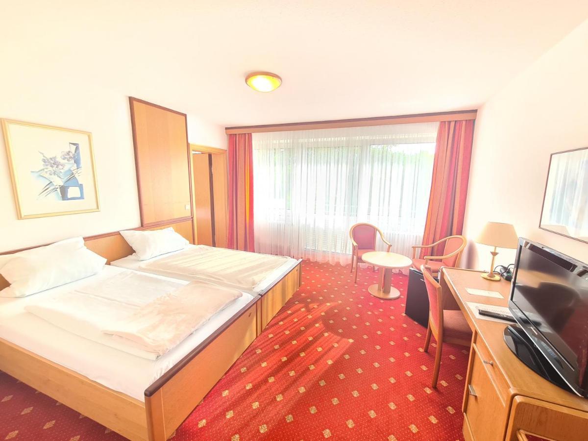 Thermenhotel Tannenhof - Ihr Wohlfuehl-Hotel Бад-Фюссінг Екстер'єр фото